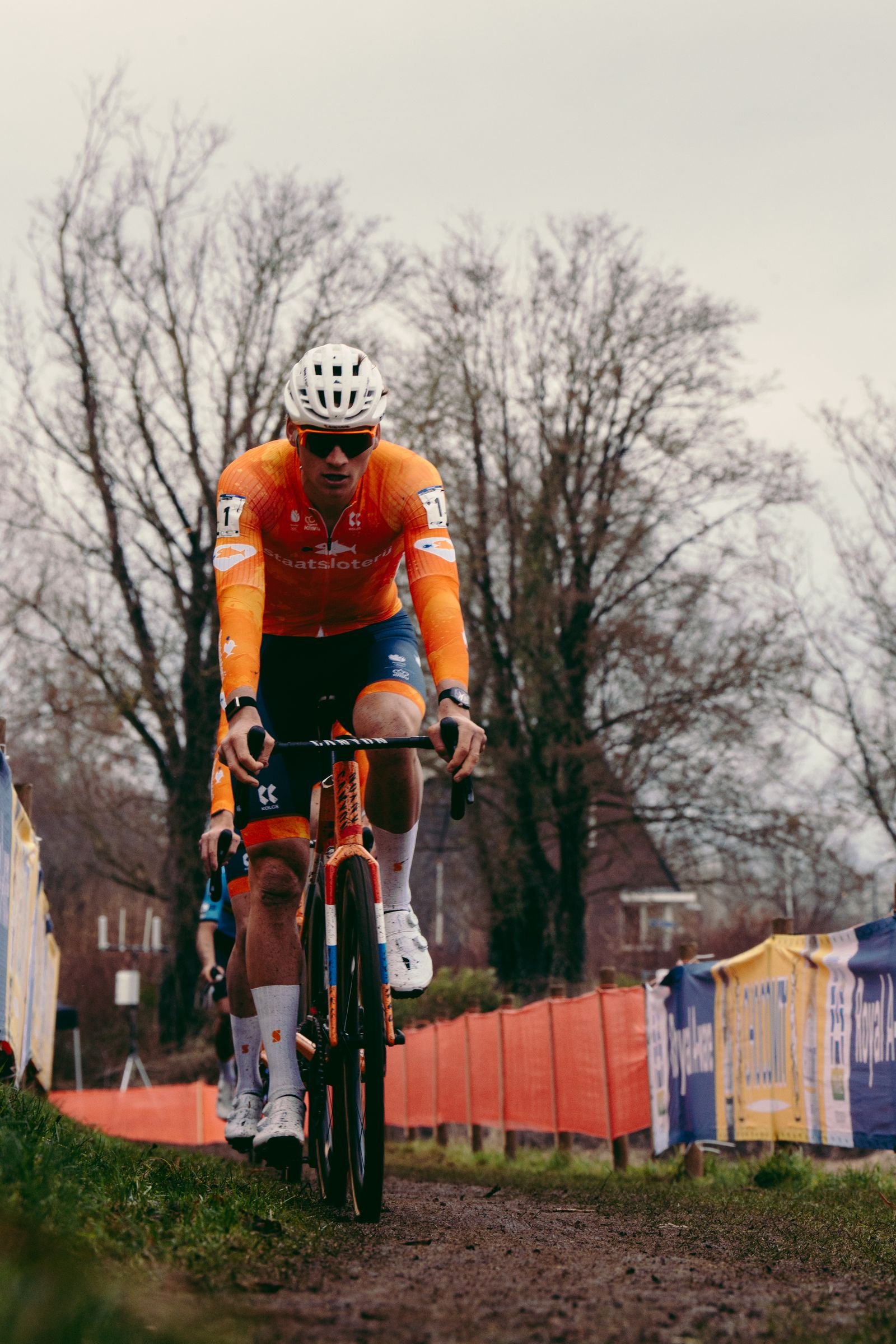 Coureur néerlandais en tête de course